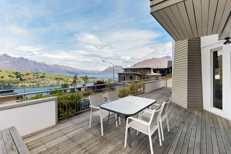 21 Olivers Place Queenstown_4