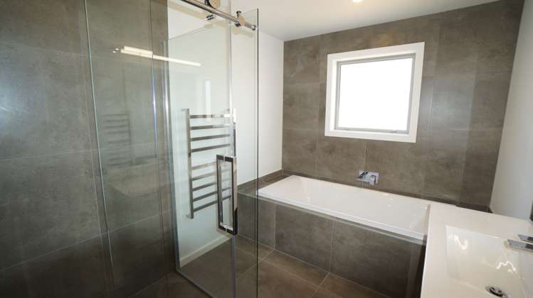 68 Stace Hopper Drive One Tree Point_17