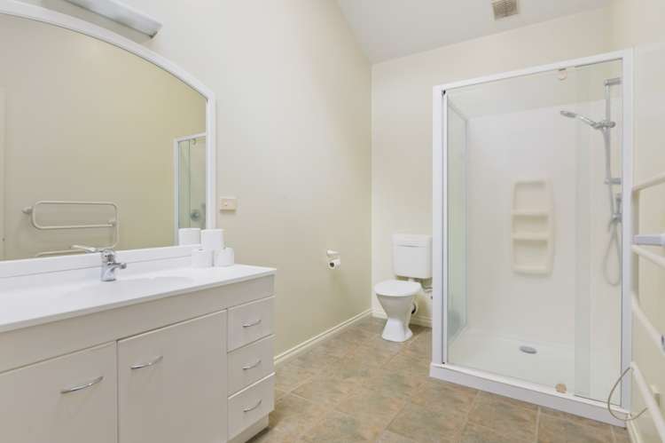 25 Dixon Road 2742_12