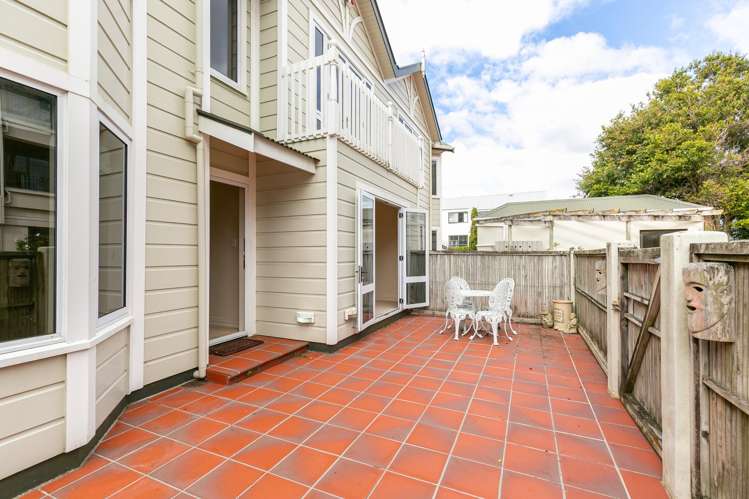 14/28 Hobson Street Thorndon_3