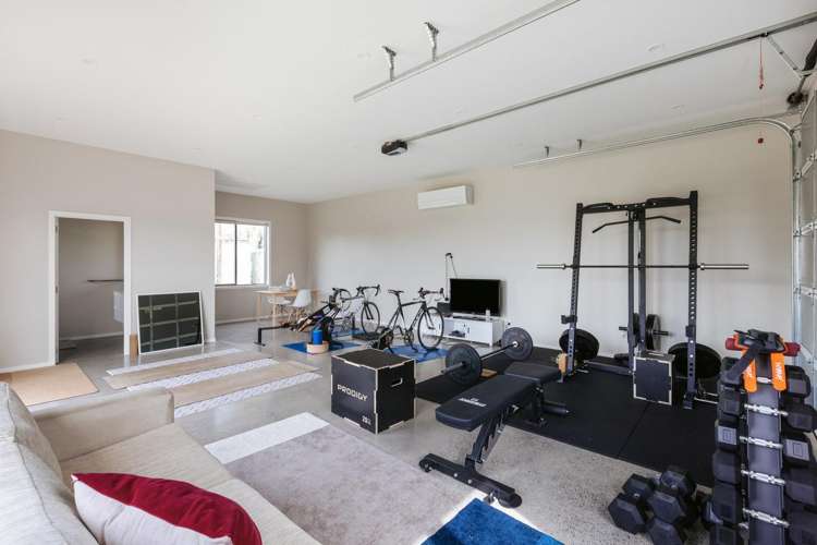 111 Freeburn Road Pyes Pa_24