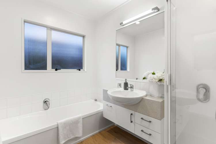 2/893 Beach Road Waiake_15