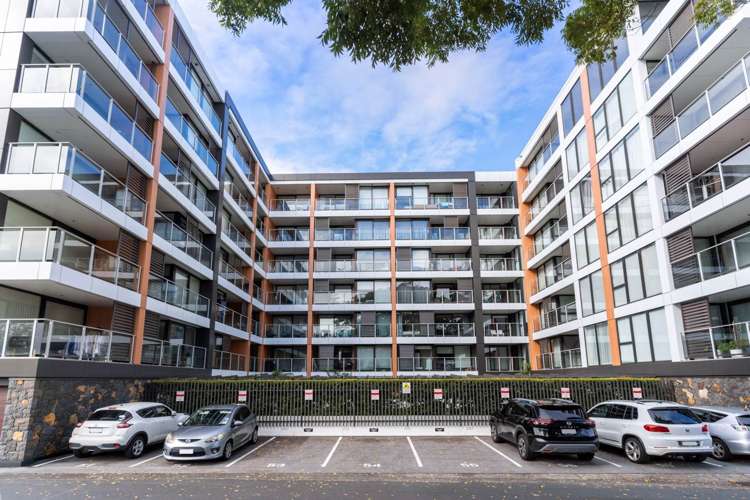 406/10 Lion Place Epsom_23