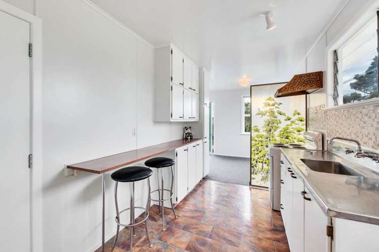 141 Flanshaw Road Te Atatu South_5