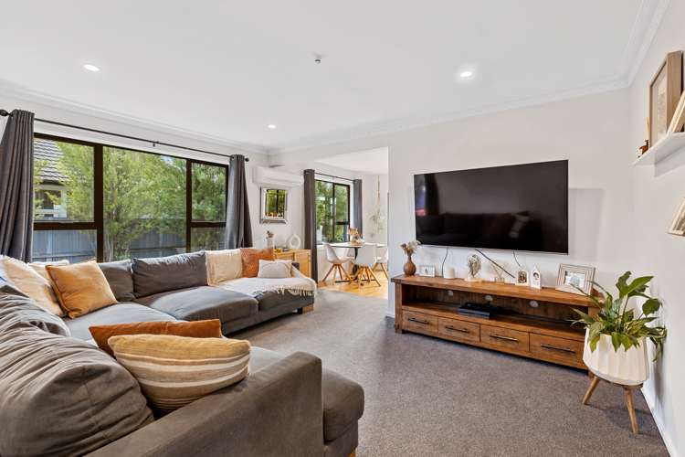 8 Gilwell Street Burwood_5