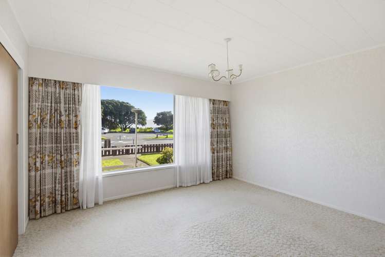 5 Marine Parade Paraparaumu Beach_16