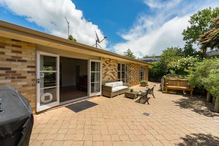 99 Lake Crescent Hamilton Lake_10