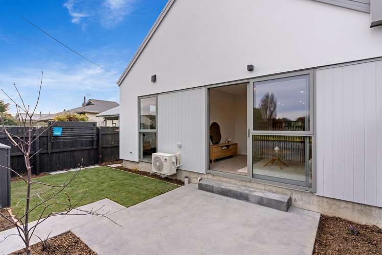 2/31 Vickerys Road Wigram_7