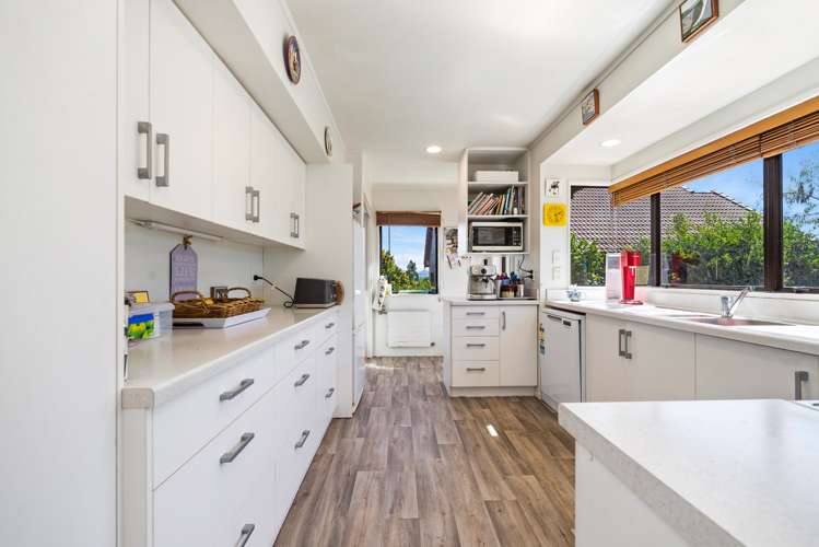 49 Blackmore Drive Owhata_6