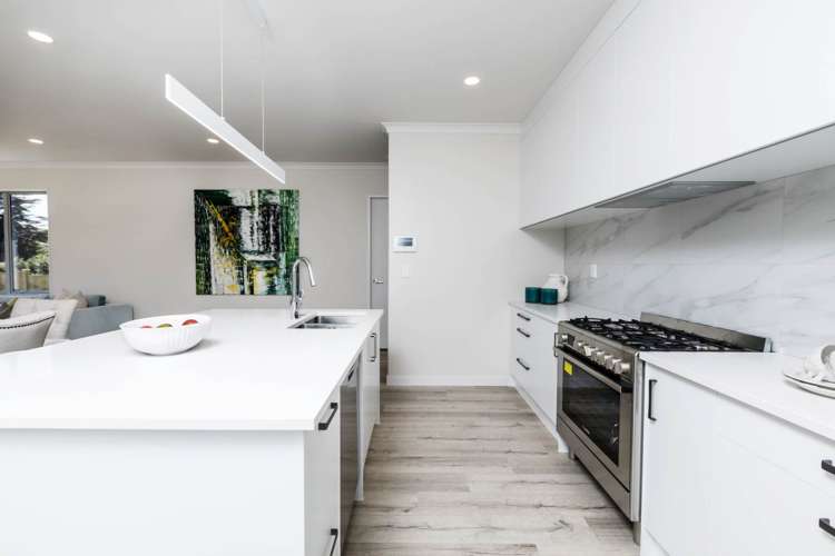 41 Woodridge Drive Stanmore Bay_12