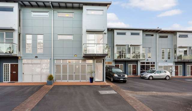 Unit 9/44 William Pickering Drive Albany_2