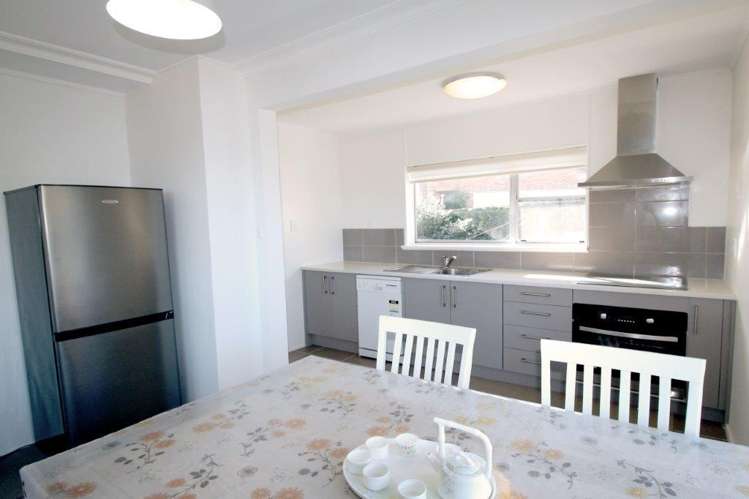 2/44 Moore Street Howick_5