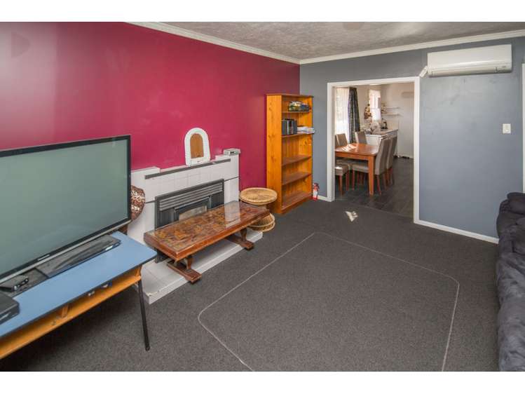 239 Shortland Street Aranui_6