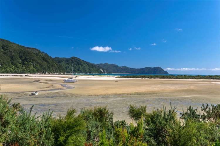 29 Awaroa Inlet Awaroa Bay_9