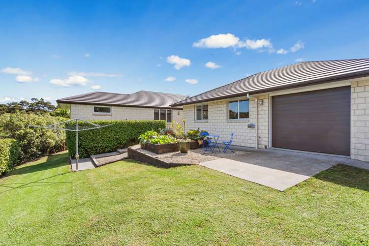 21 Carter Road Oratia_27