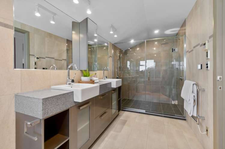 4 Glenoaks Rise Mellons Bay_20