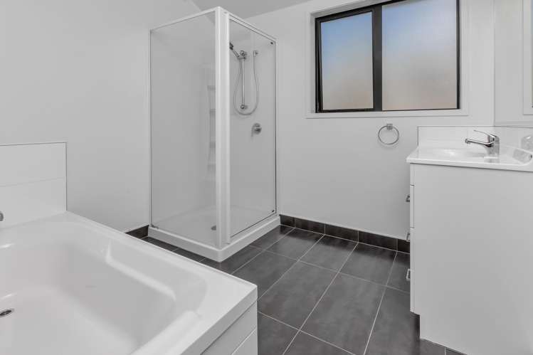 33 Ocean View Rise Ruakākā_18