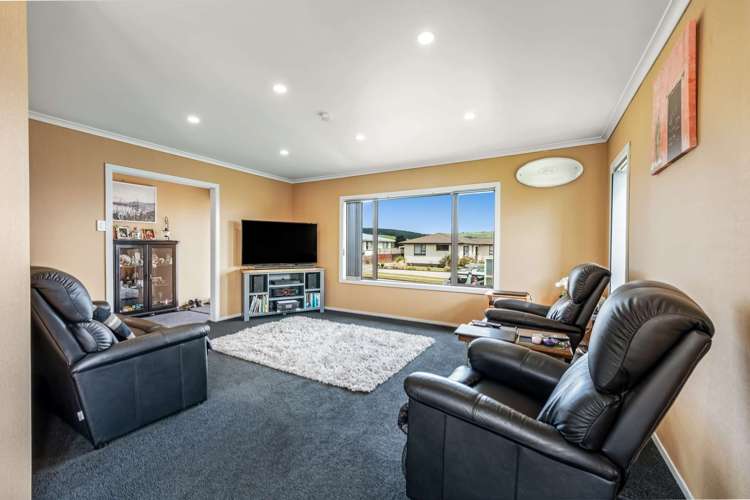 83 Walker Crescent Gore Surrounds_3