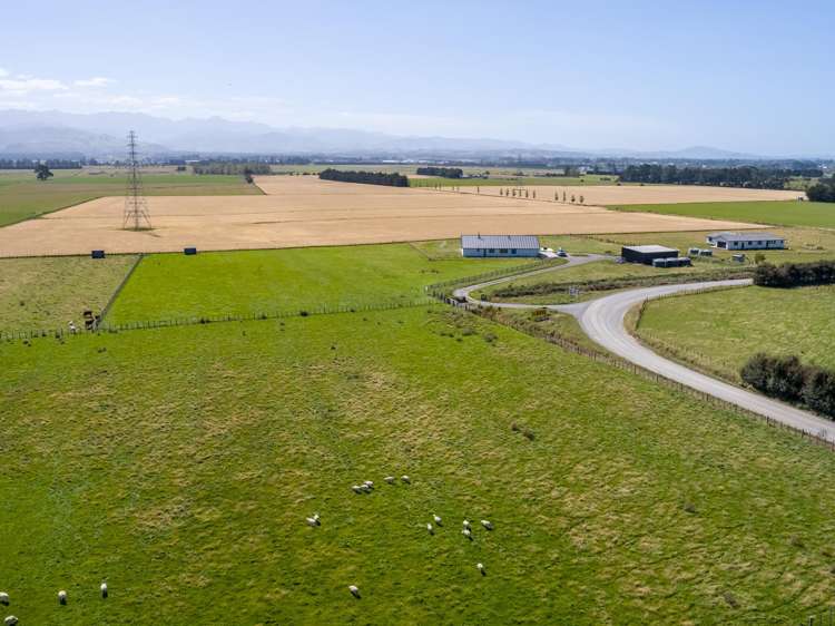 445 Perrys Road East Taratahi_14