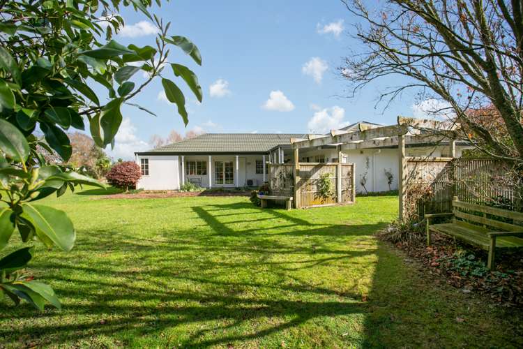 45 The Oaks Drive Leamington_19