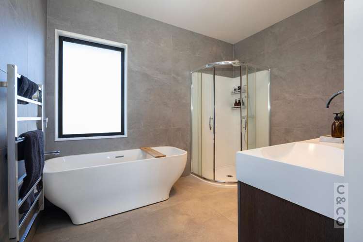 2 Pitoitoi Drive Riverhead_38