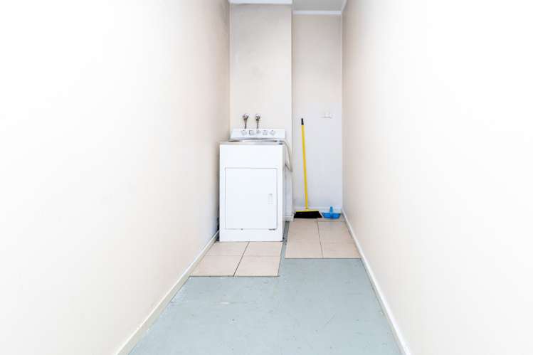 2/27 Rossmay Terrace Mount Eden_10