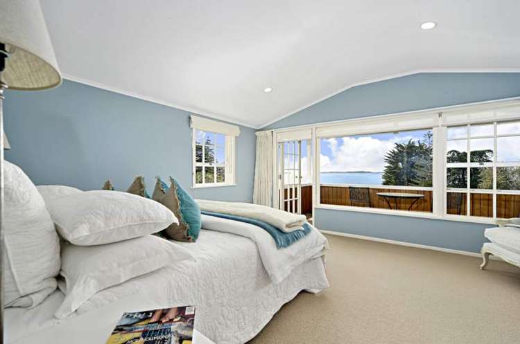 70 Marine Parade Mellons Bay_17