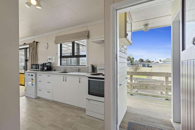 82 High Street Eltham_16