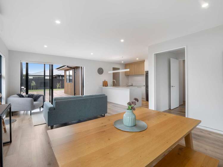 87 Benashet Drive Lincoln_11