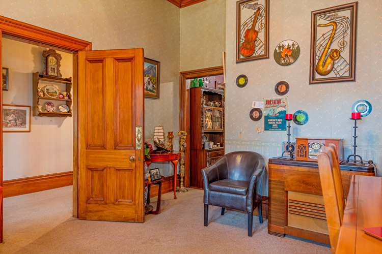 66 Bridge Street Bulls_11