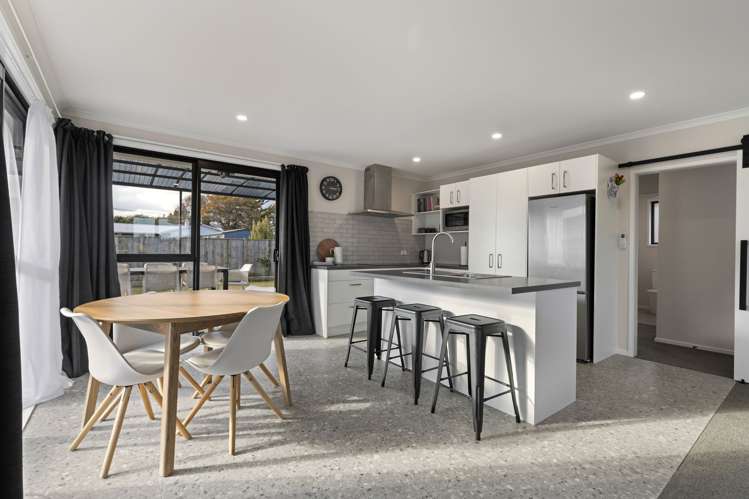 11 Rayner Lane Marton_13