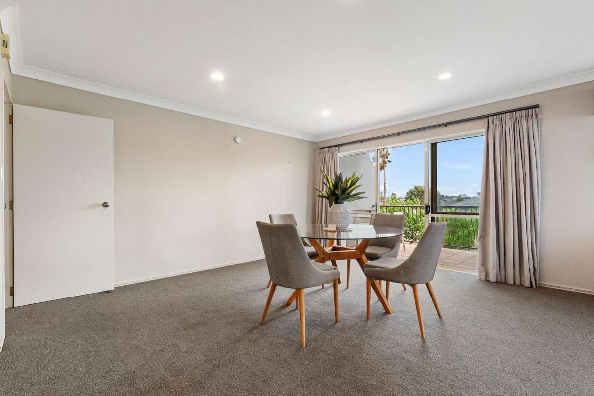 2/111 Santa Monica Drive_2