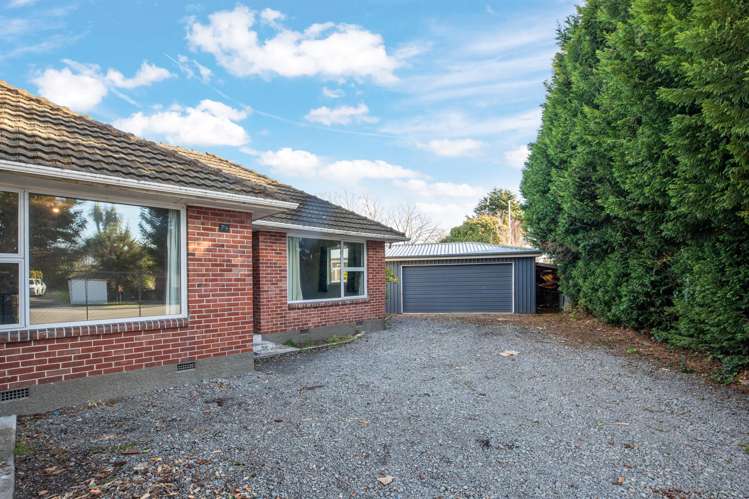 79 Racecourse Road_2
