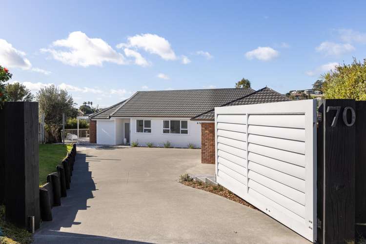 70 Bay Vista Drive Red Beach_5