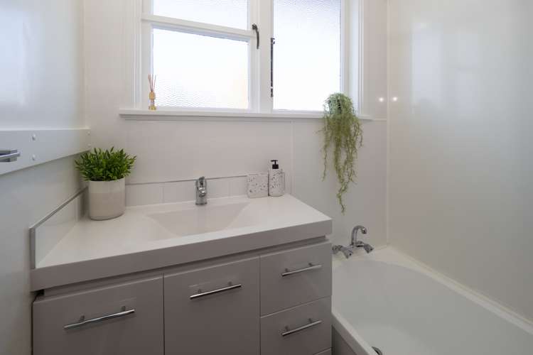 96 Creek Road Allenton_10