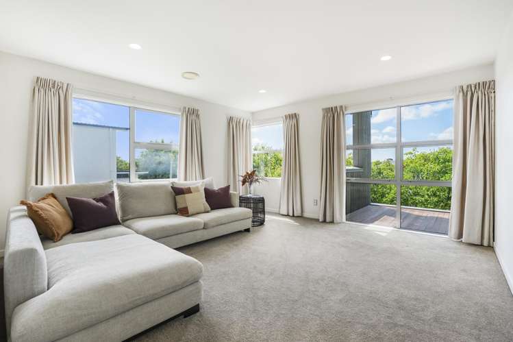 6 Tuatini Place Long Bay_15