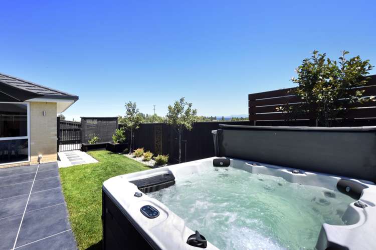 8 Carmello Grove Richmond_19