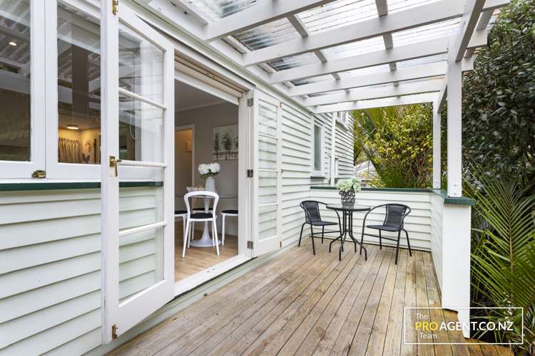 29 Hollywood Avenue Titirangi_9