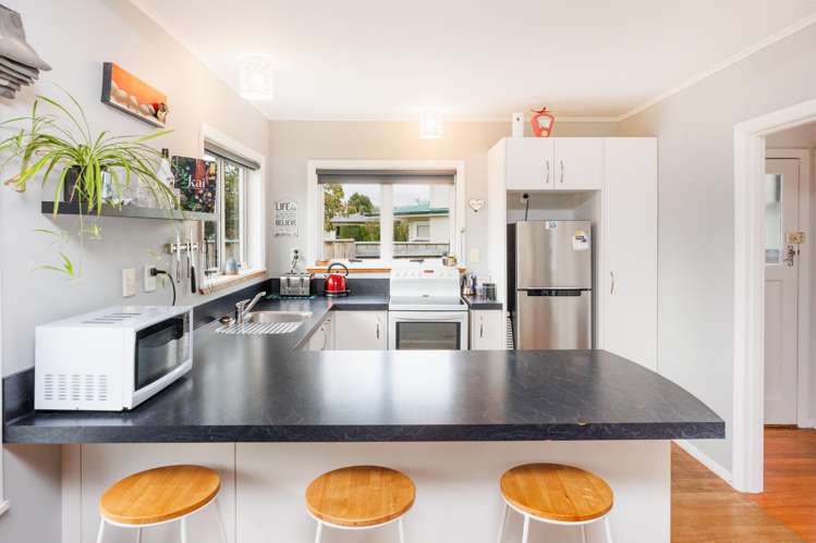 2 Montgomery Street Feilding_13