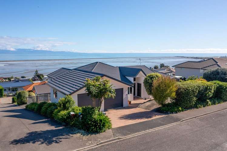 64 Tresillian Avenue Marybank_5