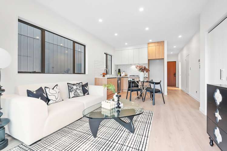 2/10 Starling Place_1