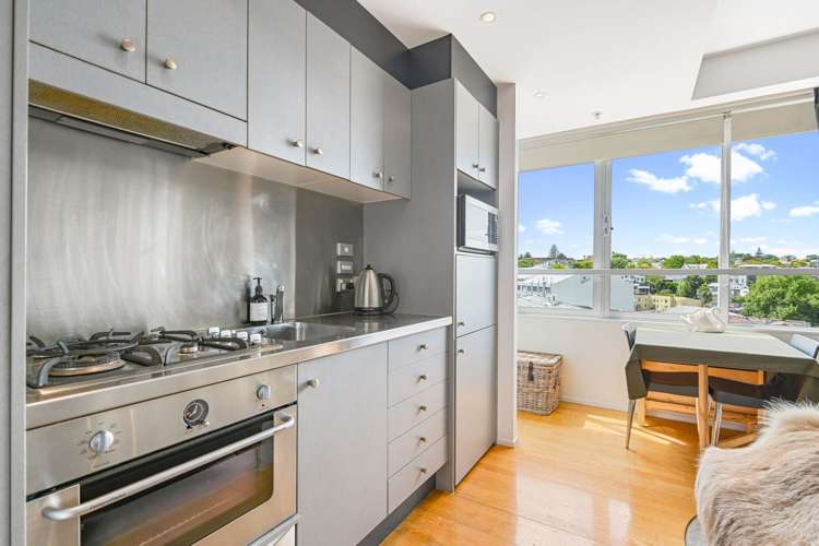 806/86 The Strand Parnell_3