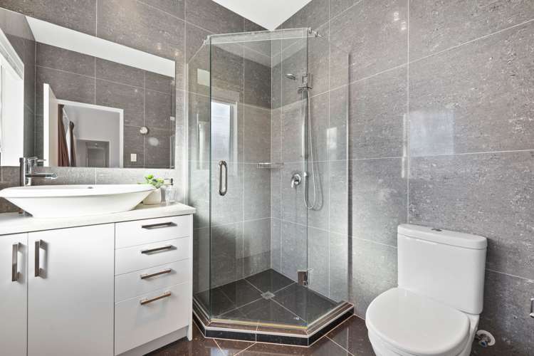 26 Springside Drive Flat Bush_7