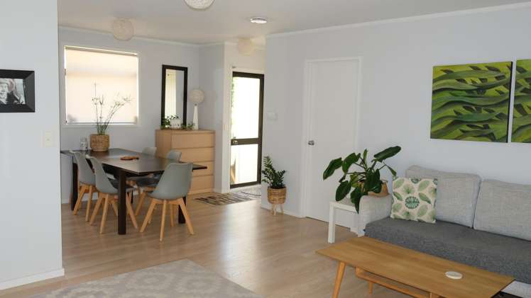 1 Titchener Street New Lynn_8