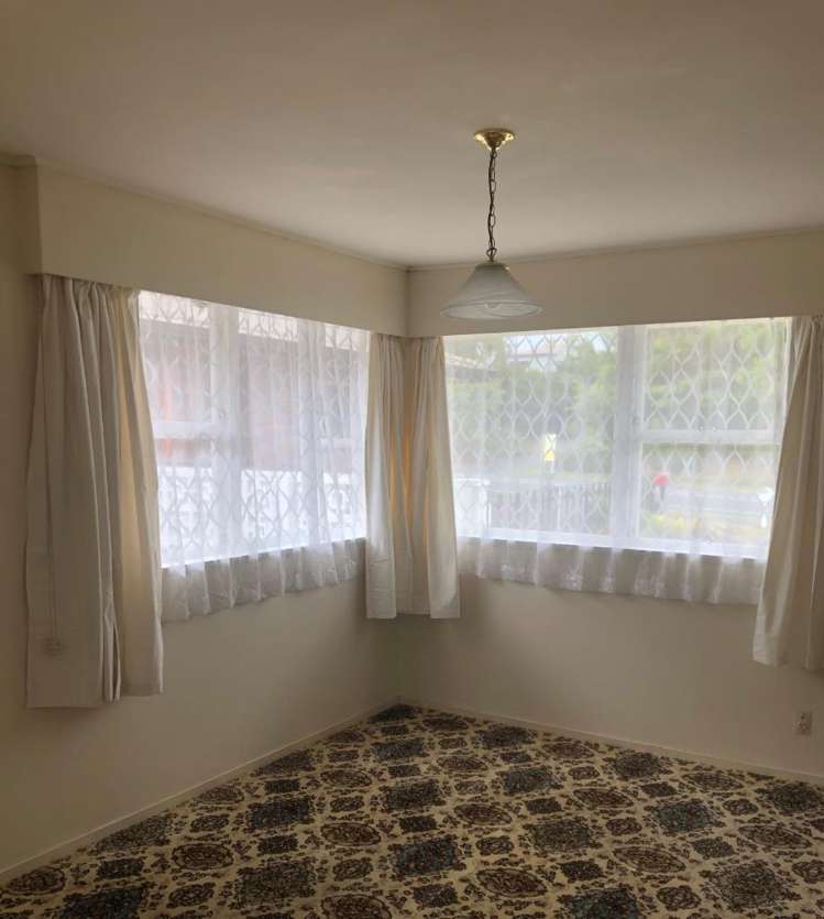 17 Fairway Drive 11601_4