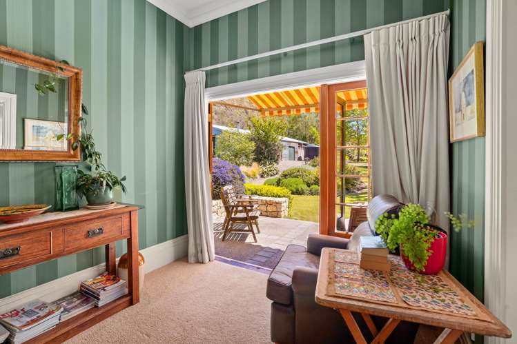 697 Leader Road East Parnassus_12