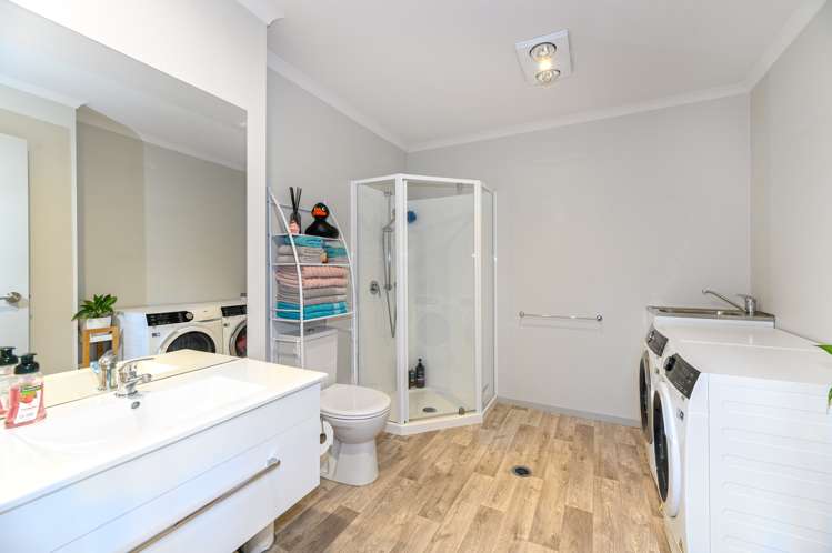 39 Whakawhiti Loop Avondale_17