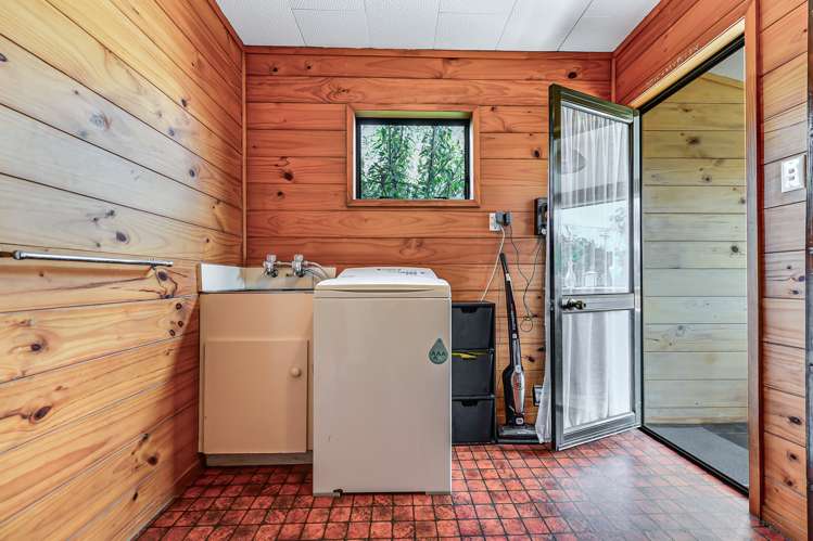 50 Tomin Road Glenview_15