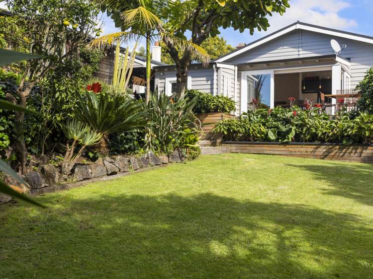 19 Rossgrove Terrace Mount Albert_37
