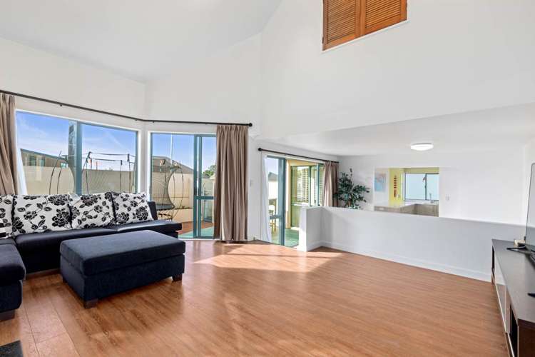 1/208 East Coast Road Forrest Hill_0